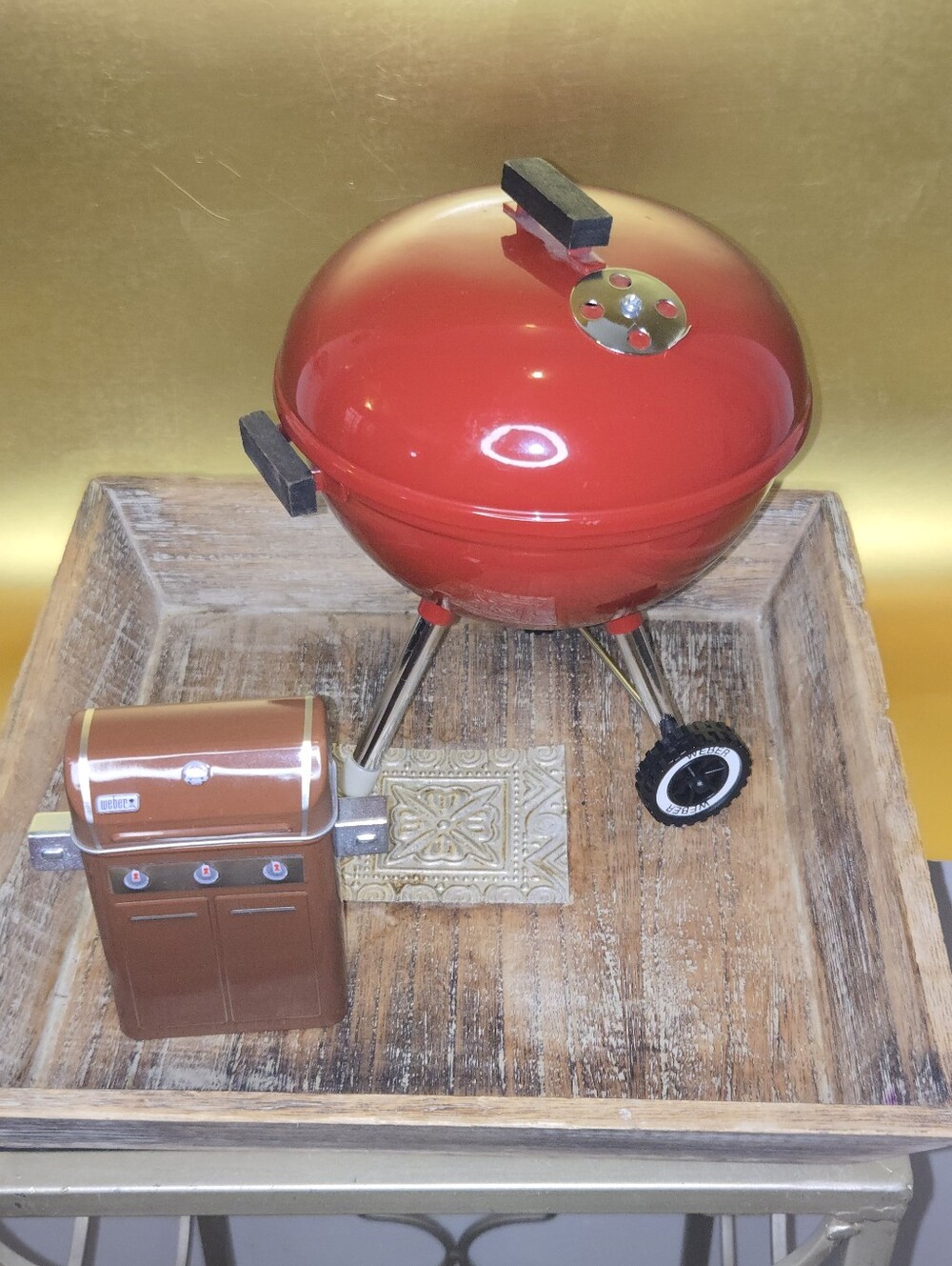 Weber Grill Collectibles Lot Red Kettle Teleflora Planter Caddy & Brown Gas Gril